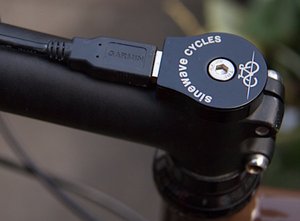 Sinewave Reactor USB Ladegerät bei 47° Nord